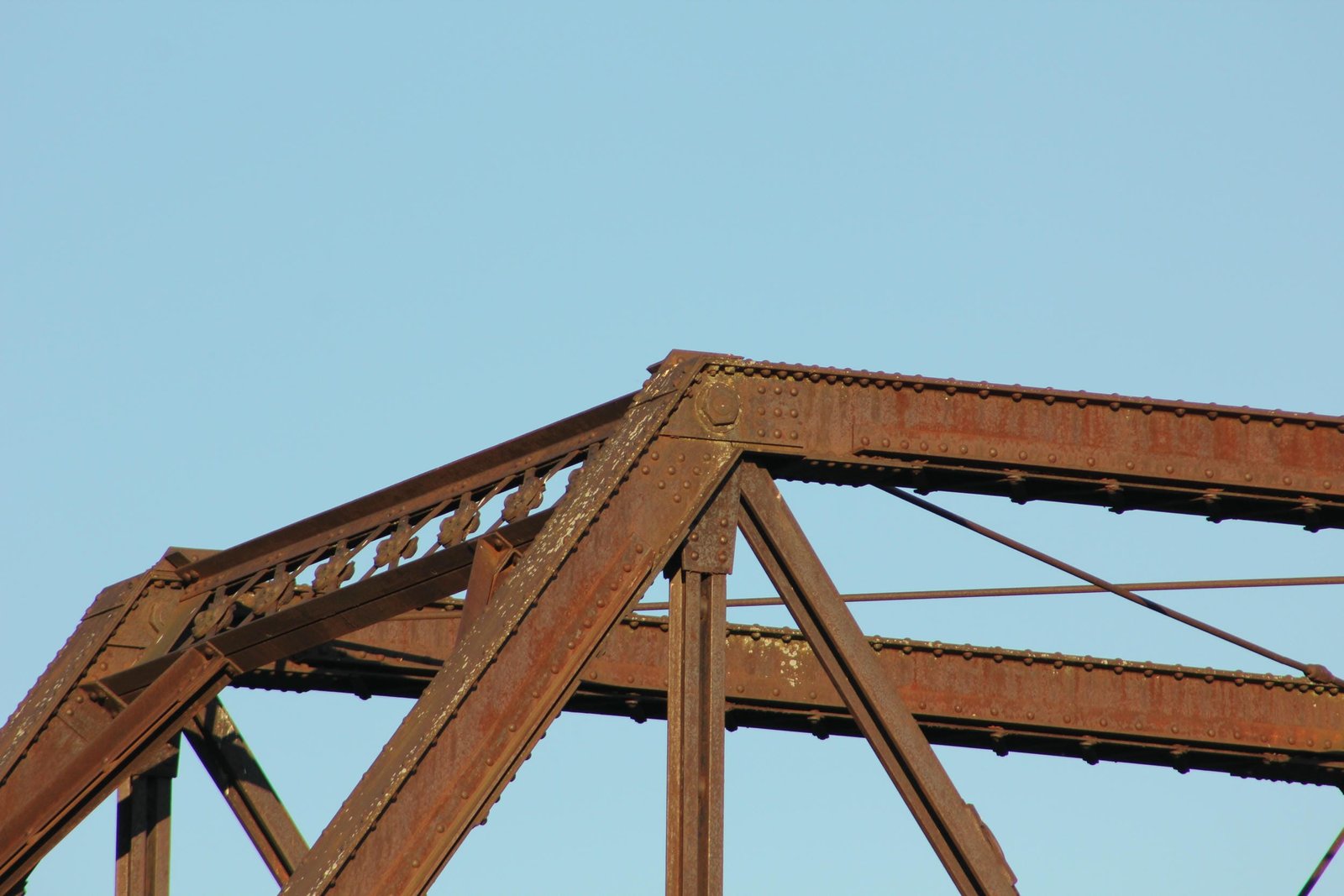 Upper angle connection, Pratt span